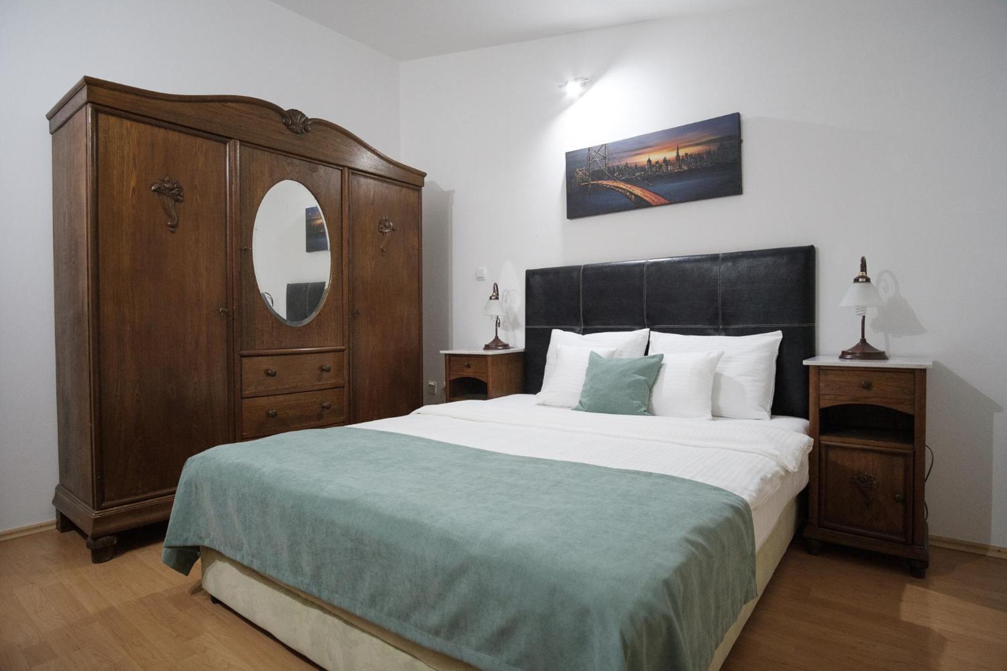 Hotel Freiburg Ulcinj Esterno foto