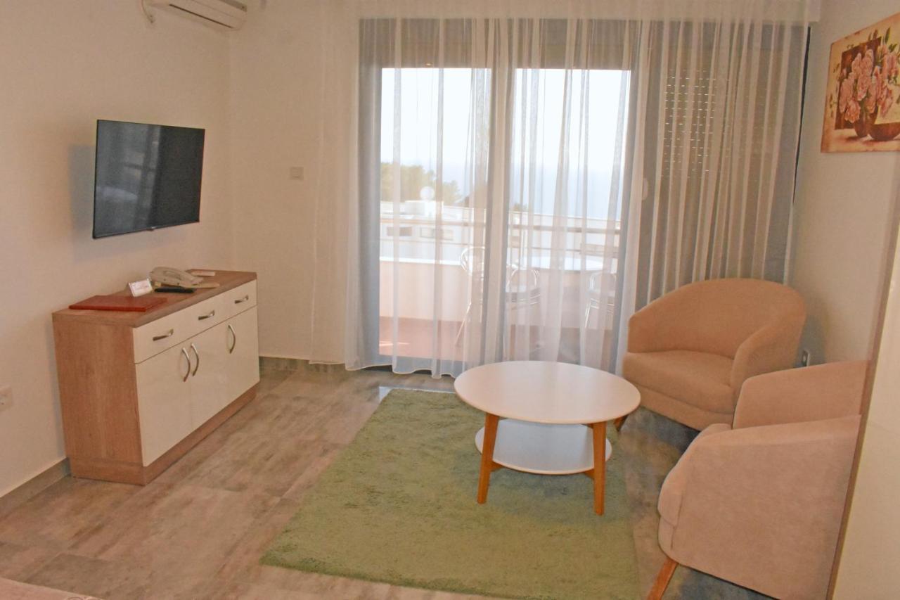 Hotel Freiburg Ulcinj Esterno foto