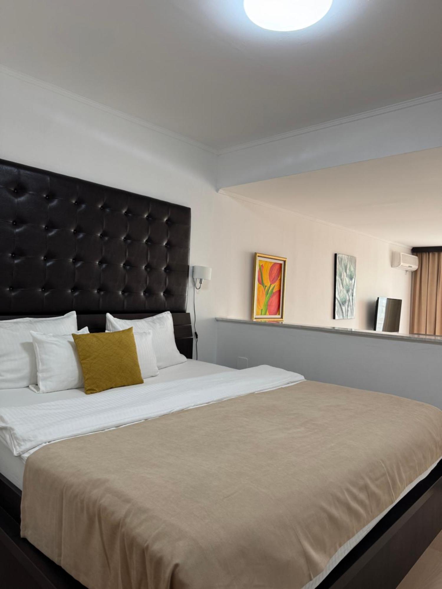 Hotel Freiburg Ulcinj Esterno foto