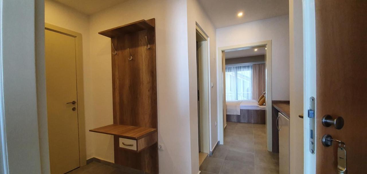 Hotel Freiburg Ulcinj Esterno foto