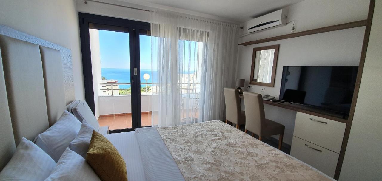 Hotel Freiburg Ulcinj Esterno foto